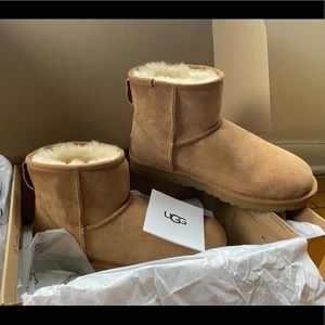 UGG Mini Tan